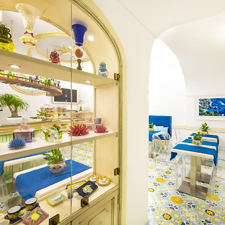 Royal Prisco Готель